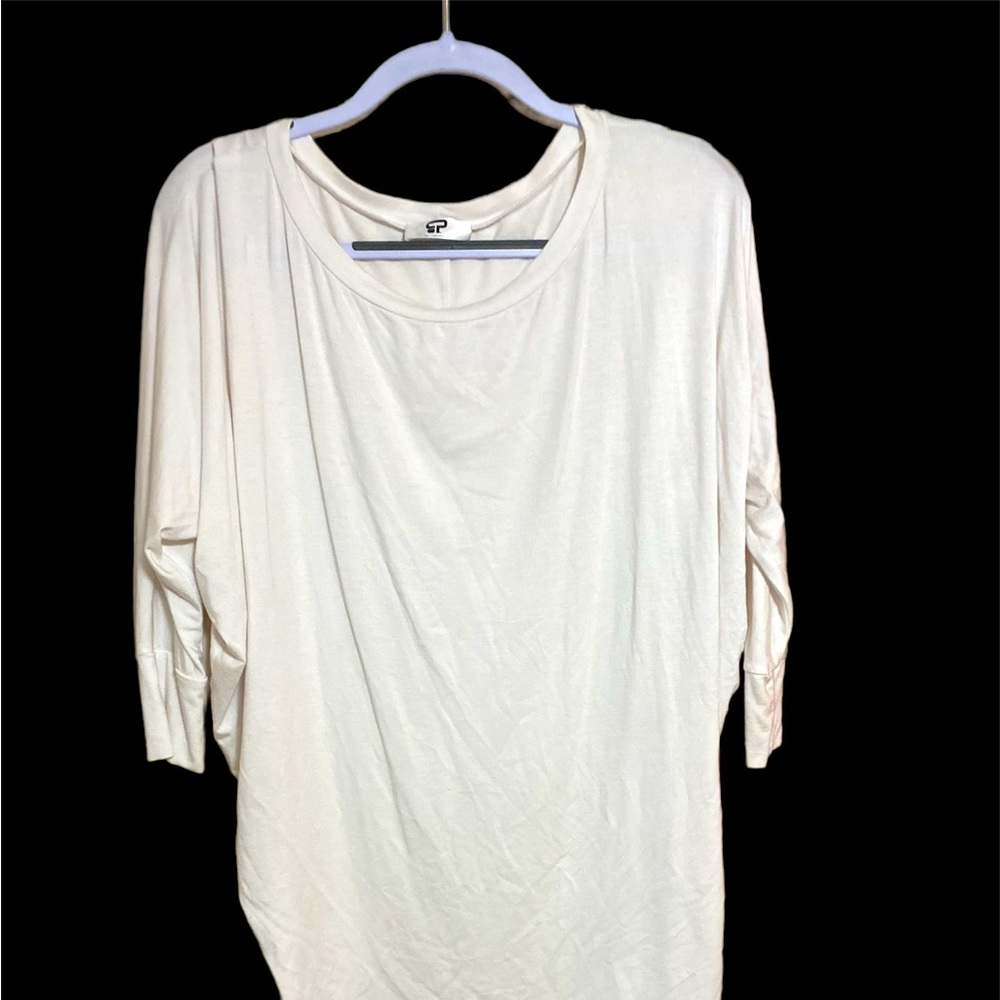 White 3/4 sleeve blouse . White great w jeans